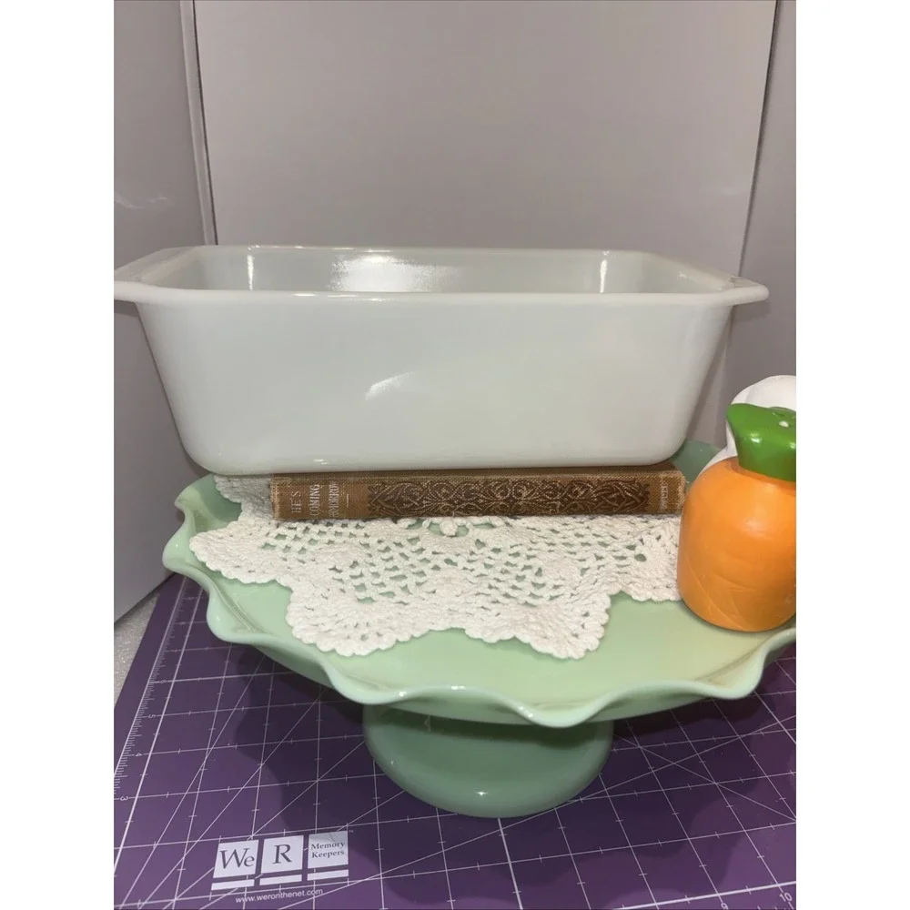 VTG PYREX 215-B White Oven Glass Loaf Pan 9'' x 5'' x 3'' Excellent Used Cond.